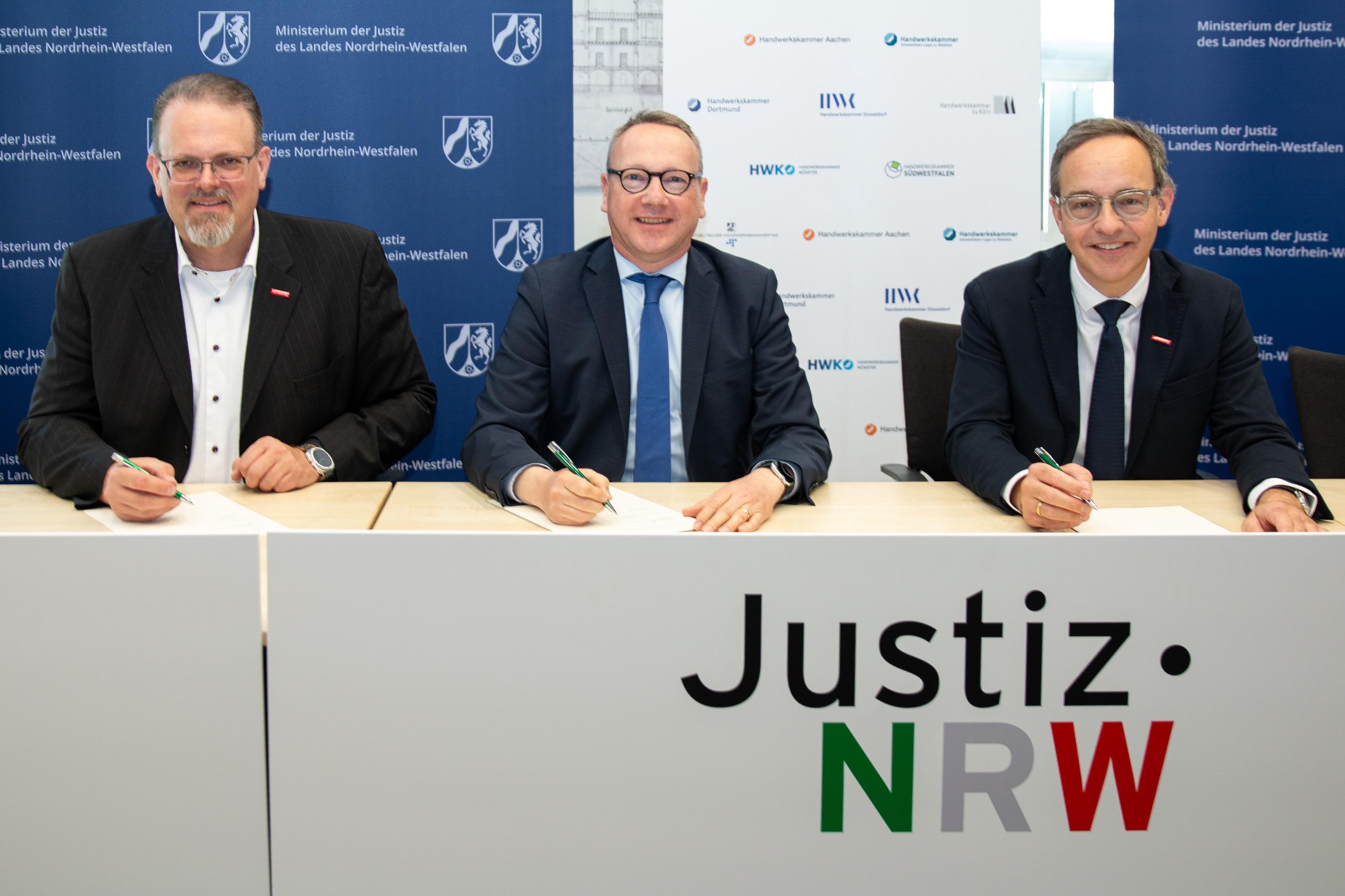 Westdeutscher Handwerkskammertag Vertragsunterzeichnung