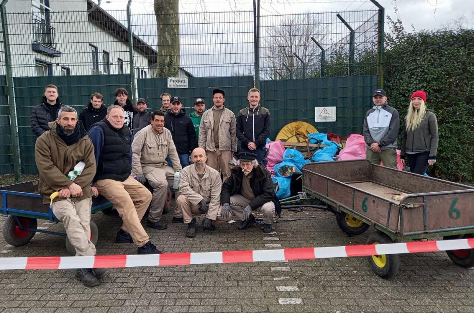 Teilnehmende an Umweltaktion Platzverweis dem Dreck