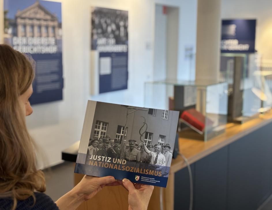 Ausstellung Dokumentations- und Forschungsstelle