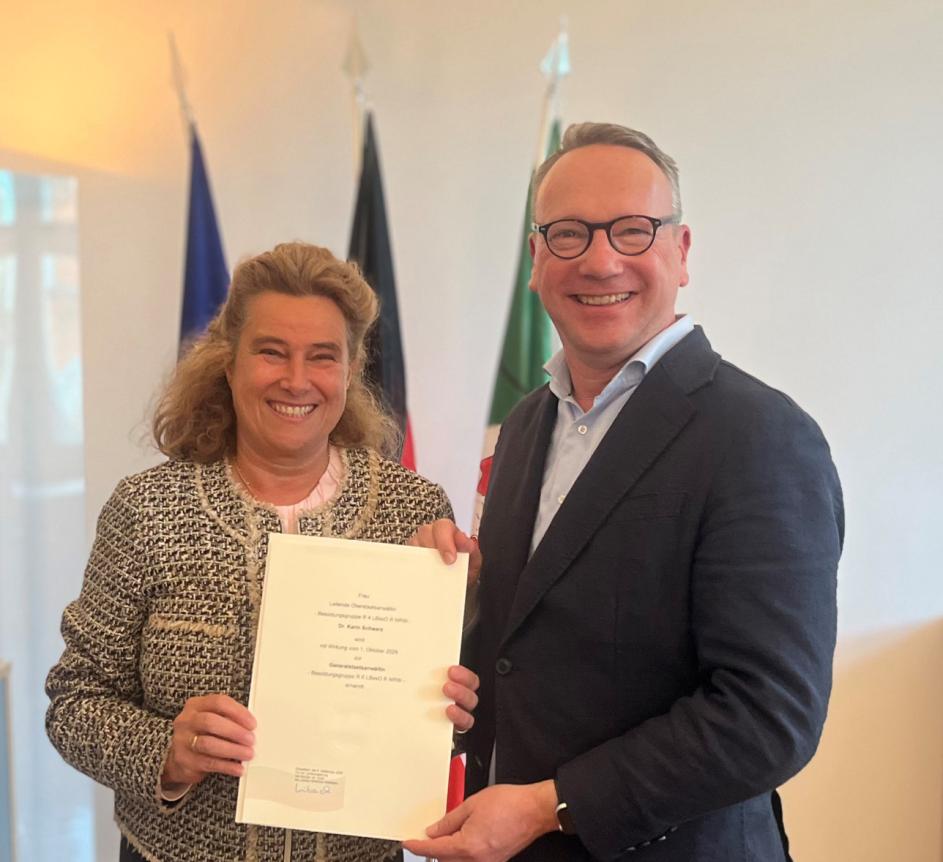 Dr. Karin Schwarz und Minister