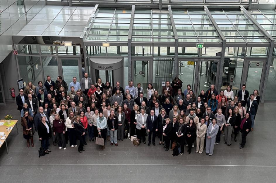 Foto der Teilnehmer der Veranstaltung "Kindgerechte Justiz"