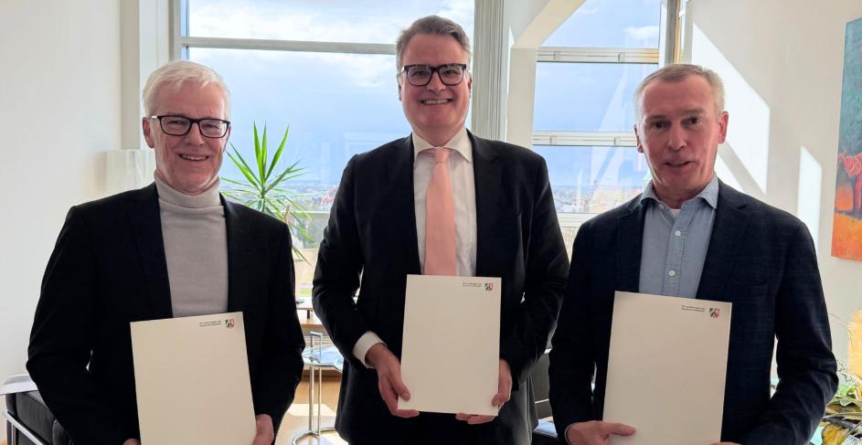 Hier werden drei Richter gezeigt: Paul Wesseler, Dr. Andreas Möller und Dirk Frenking