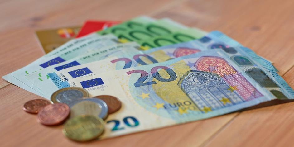 aufgefächerte Geldscheine