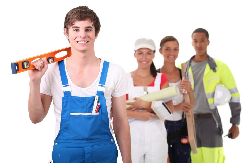 verschiedene Handwerkerinnen und Handwerker