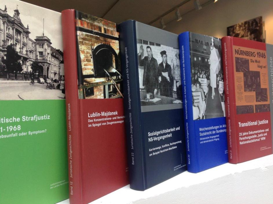 Fünf Bücher