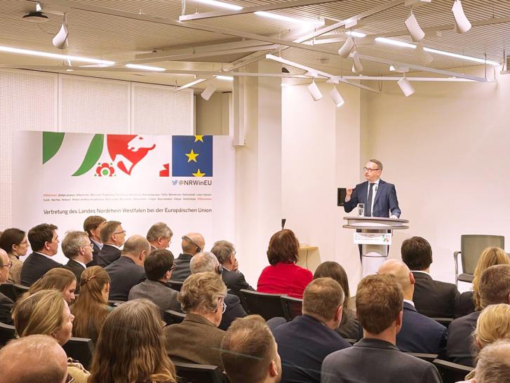 Dr. Benjamin Limbach spricht in Brüssel