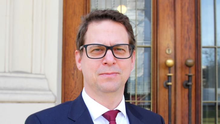 Dr. Marcus Strunk
