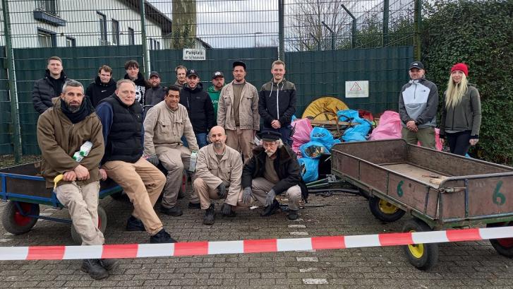 Teilnehmende an Umweltaktion Platzverweis dem Dreck