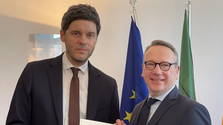 Minister und Dr. Hartmut Lange