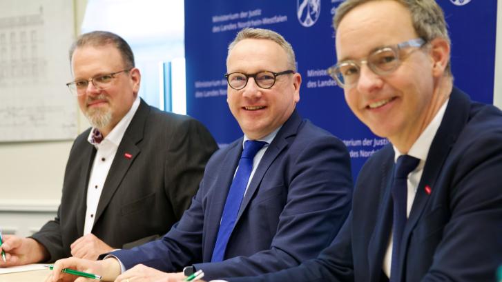 Vertragsunterzeichnung