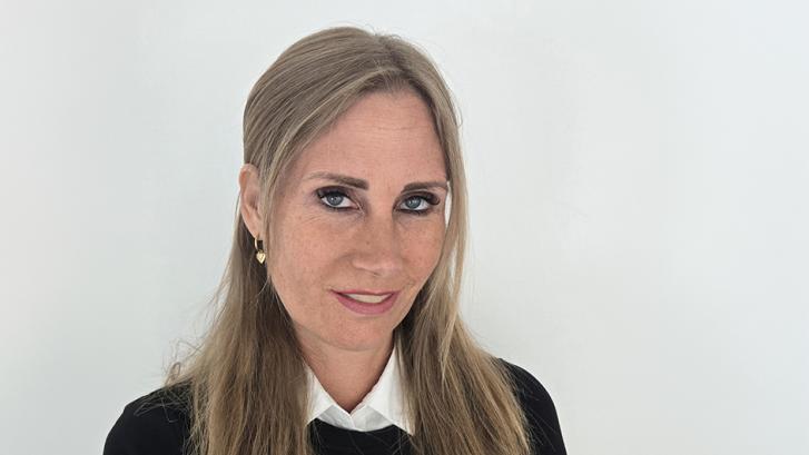 Dr. Eva Mowes