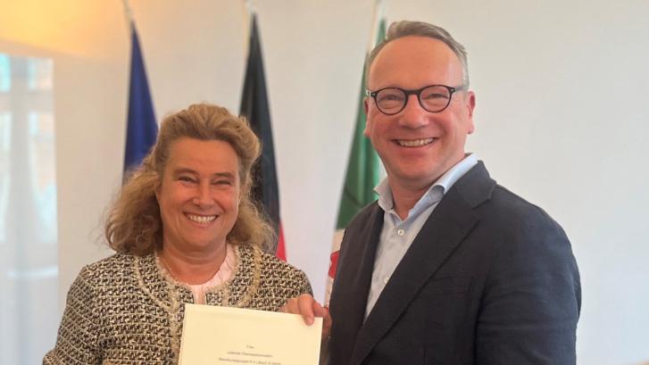 Dr. Karin Schwarz und Minister