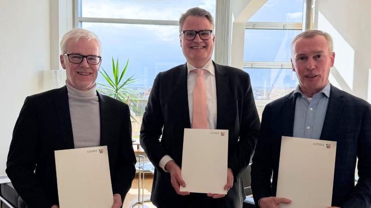 Hier werden drei Richter gezeigt: Paul Wesseler, Dr. Andreas Möller und Dirk Frenking