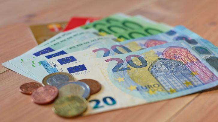 aufgefächerte Geldscheine