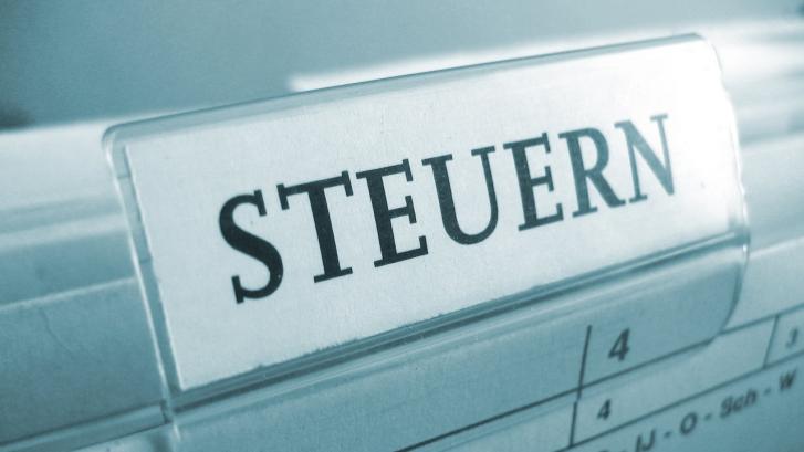 Kartei mit der Beschriftung "Steuern"