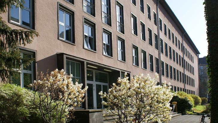 Landesarbeitsgericht Köln im Sommer