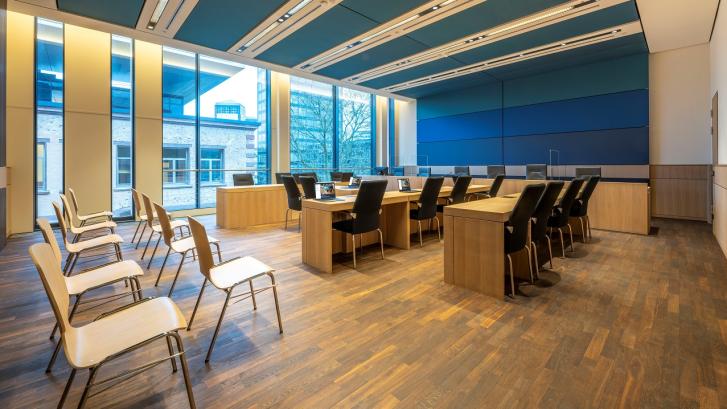 Moderner Sitzungssaal