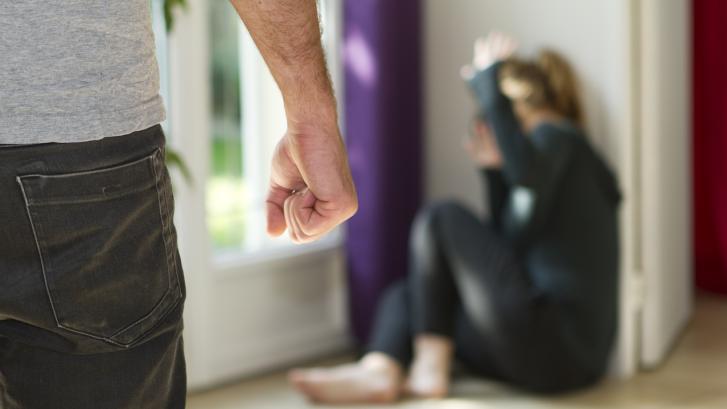 Gewalt gegen Frauen