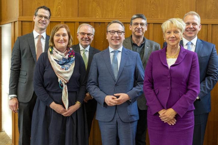Minister der Justiz Limbach stellt die Nachwuchsgewinnung in den Mittelpunkt der Eröffnung des Vereins für Arbeitsrecht in Köln