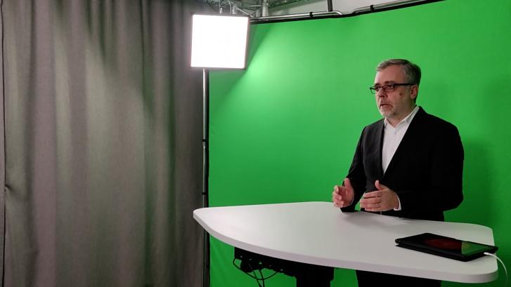 Foto der Eröffnung des "One Button Recording Studio - kurz: OBRS"