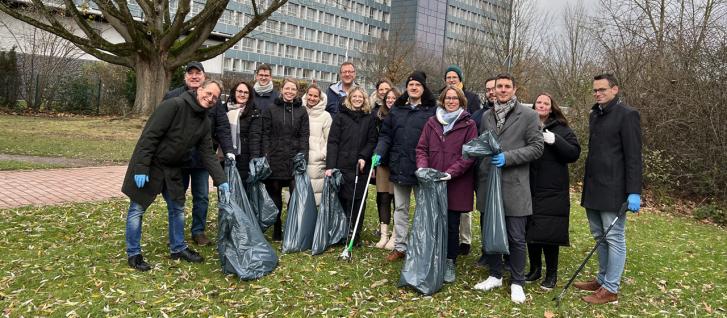 Gruppenbild der Mitarbeiterinnen und Mitarbeiter des Oberlandesgerichts